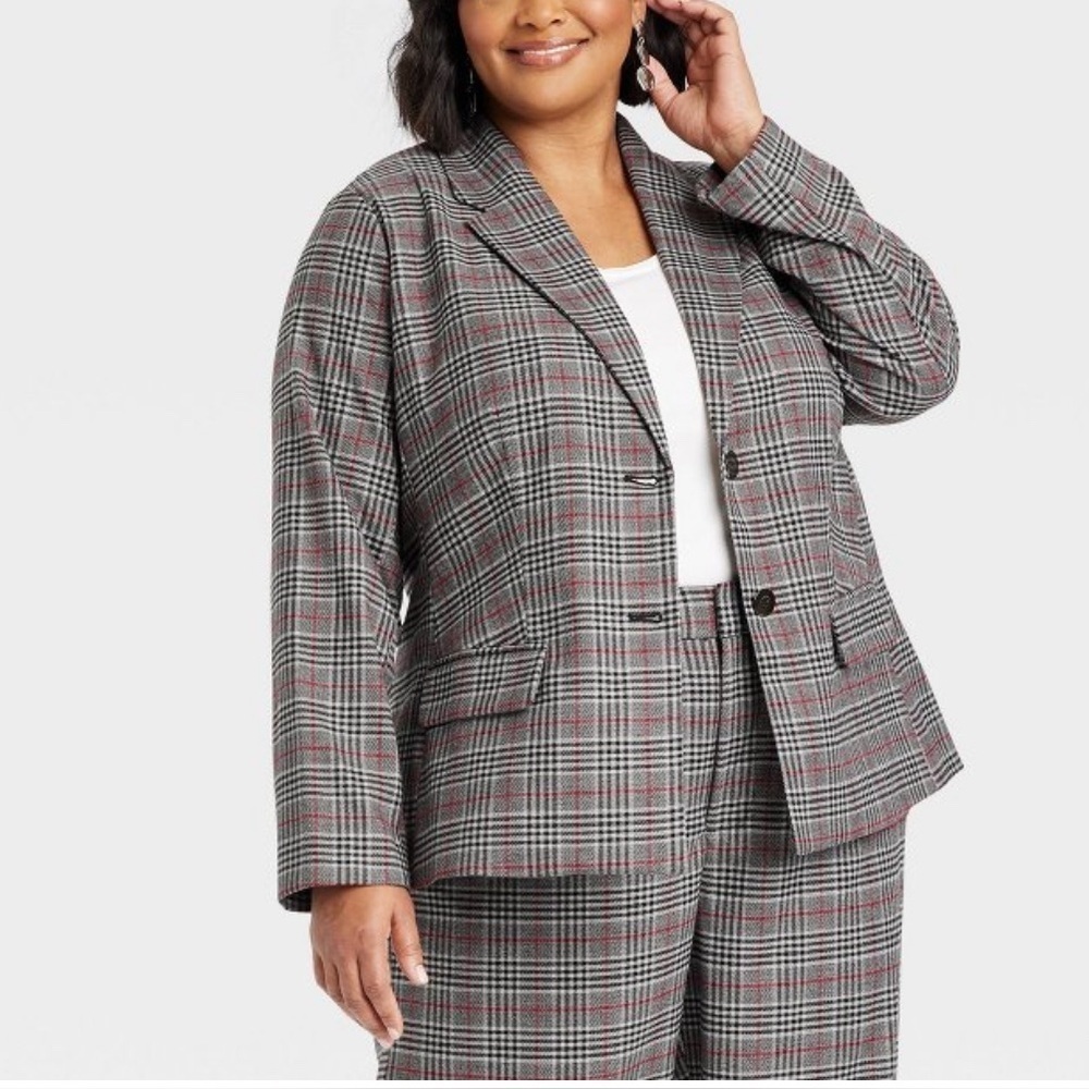 🎯50% OFF! Ava & Viv Women’s gray and red plaid blazer